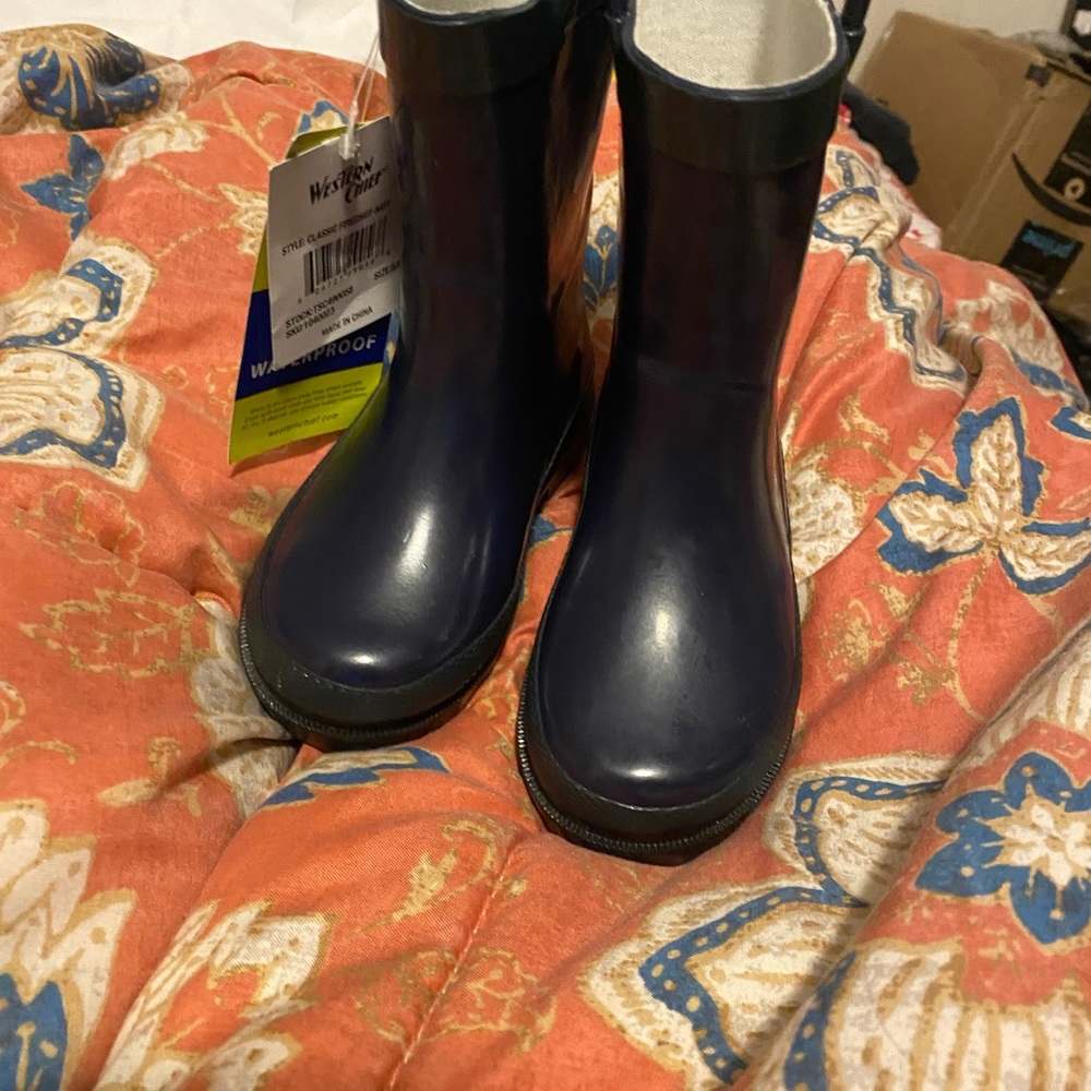 NWT toddler boy rain boots size 5/6